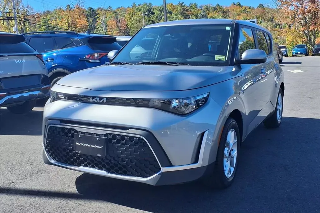 2024 Kia Soul LX S photo 1
