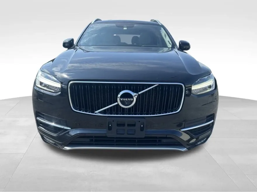2018 Volvo XC90 T6 AWD Momentum photo 1