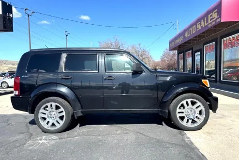 2009 Dodge Nitro R/T photo 3
