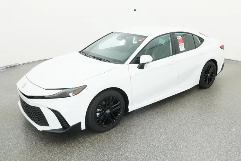 2025 Toyota Camry SE photo 1