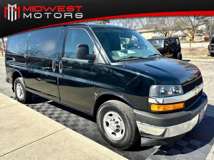 2018 Chevrolet Express Cargo Van 2500 photo 1