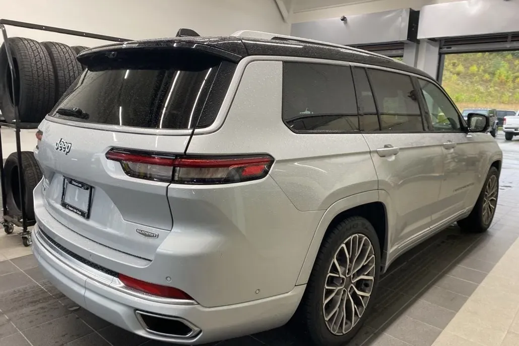 2024 Jeep Grand Cherokee L Summit Reserve photo 1
