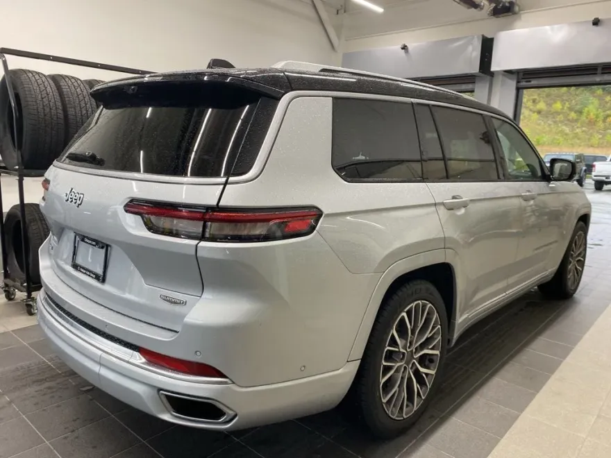 2024 Jeep Grand Cherokee L Summit Reserve photo 1