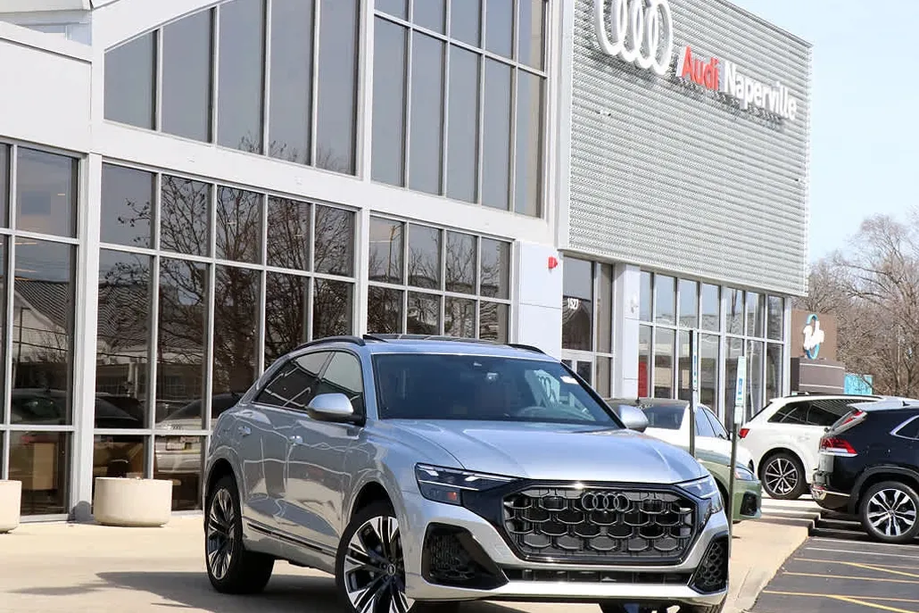 2025 Audi Q8 55 Premium Plus photo 1
