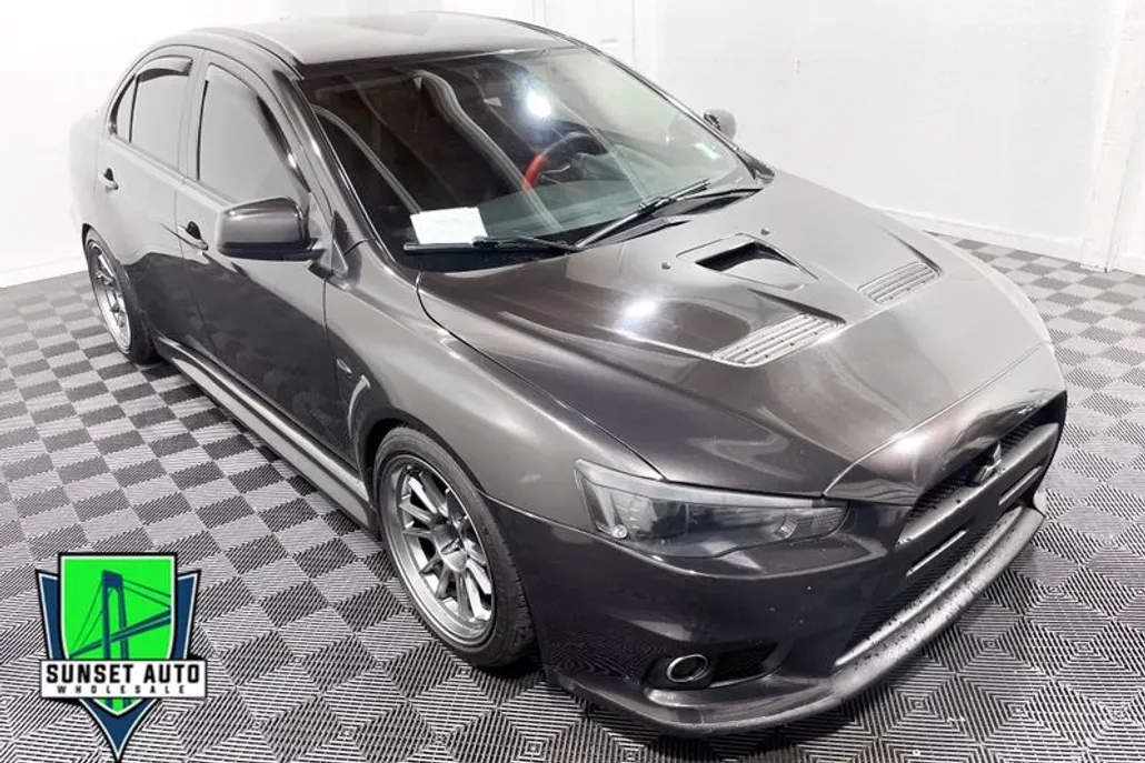 2011 Mitsubishi Lancer Evolution GSR photo 1