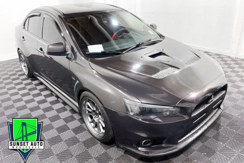 2011 Mitsubishi Lancer Evolution GSR photo 1