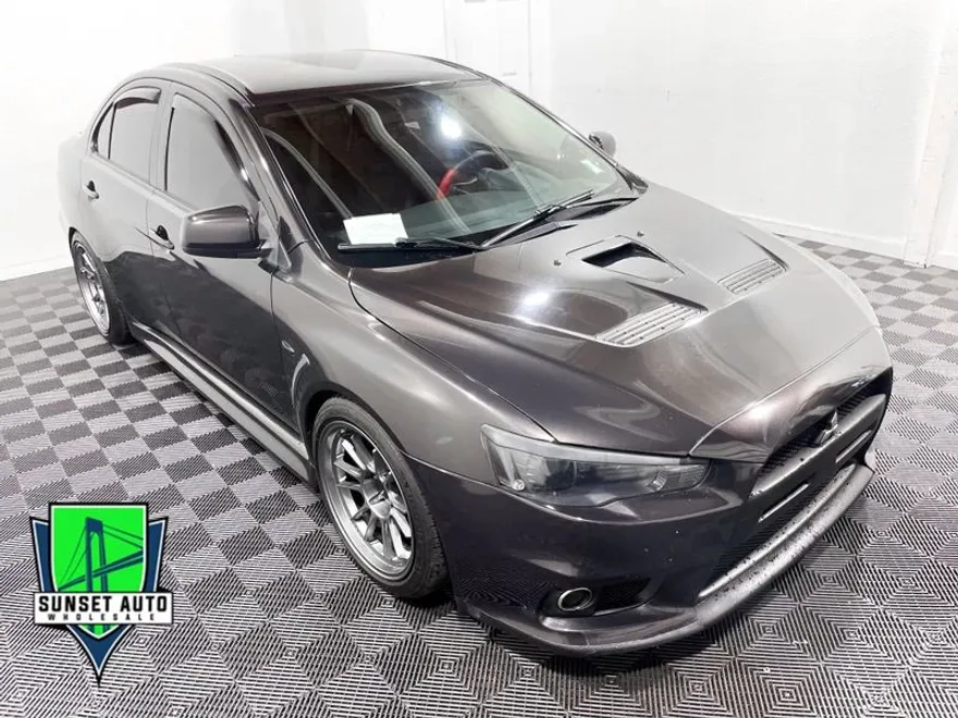 2011 Mitsubishi Lancer Evolution GSR photo 1