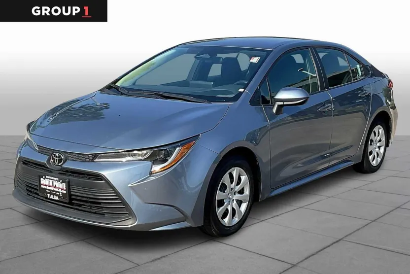 2024 Toyota Corolla LE photo 1