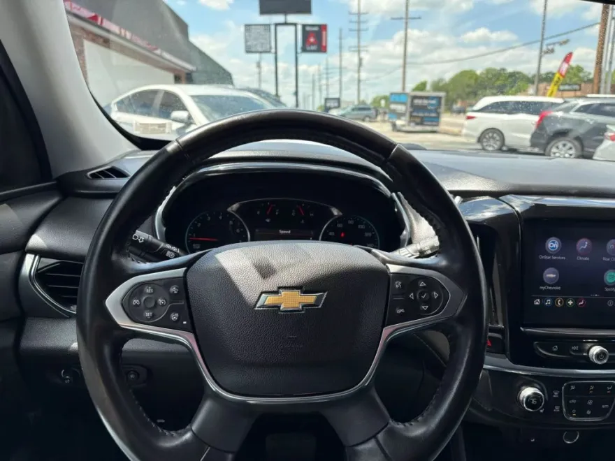 2020 Chevrolet Traverse photo 1
