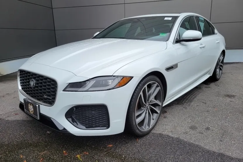2024 Jaguar XF R-Dynamic SE photo 1