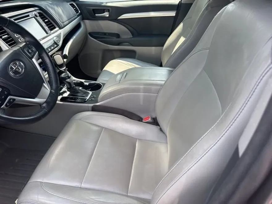 2015 Toyota Highlander XLE photo 1