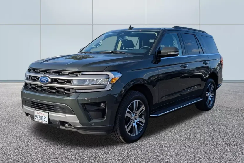 2023 Ford Expedition XLT photo 1