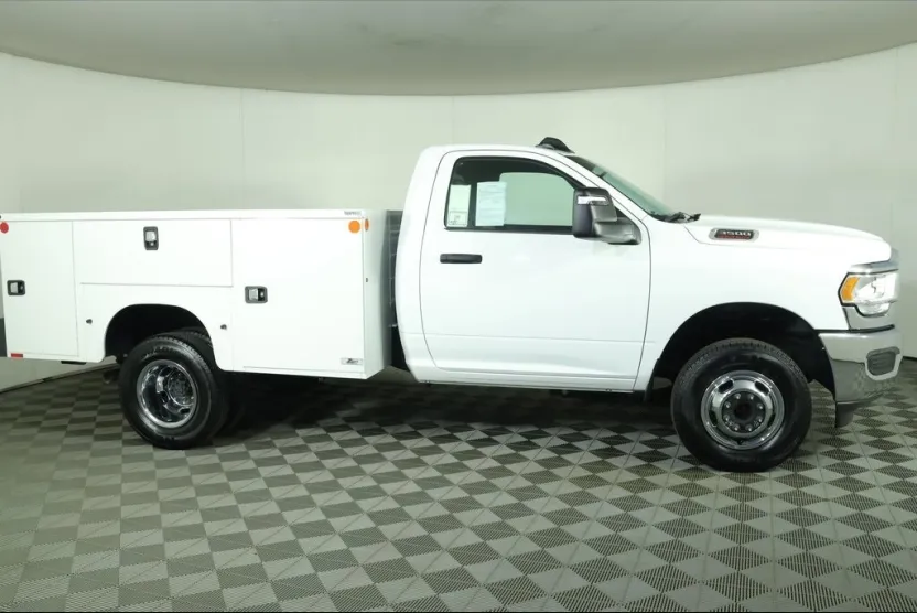 2024 Ram 3500 Tradesman photo 1