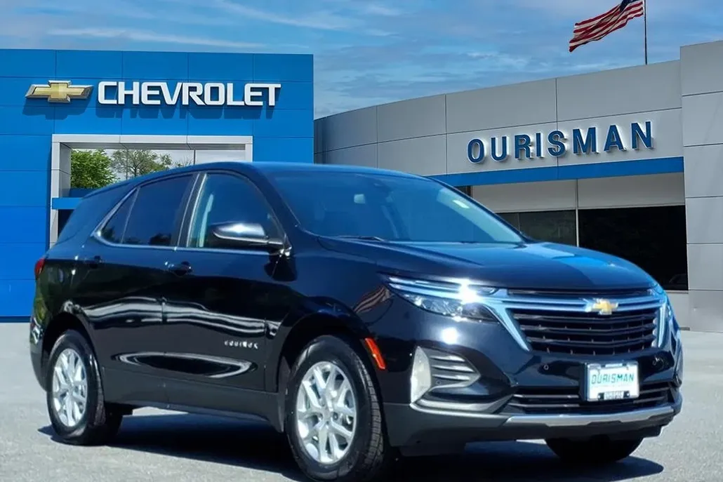 2022 Chevrolet Equinox LT photo 1