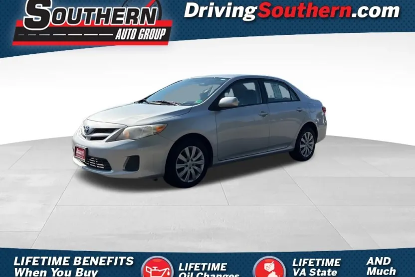 2012 Toyota Corolla LE photo 1