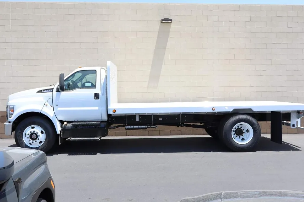 2025 Ford F-650 SuperCab photo 1