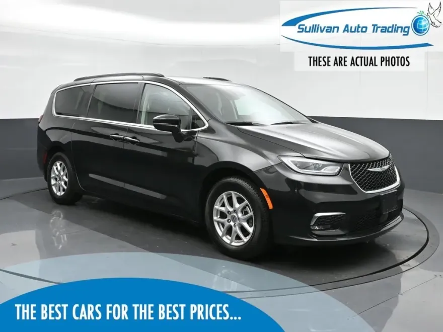 2022 Chrysler Pacifica Touring L photo 1