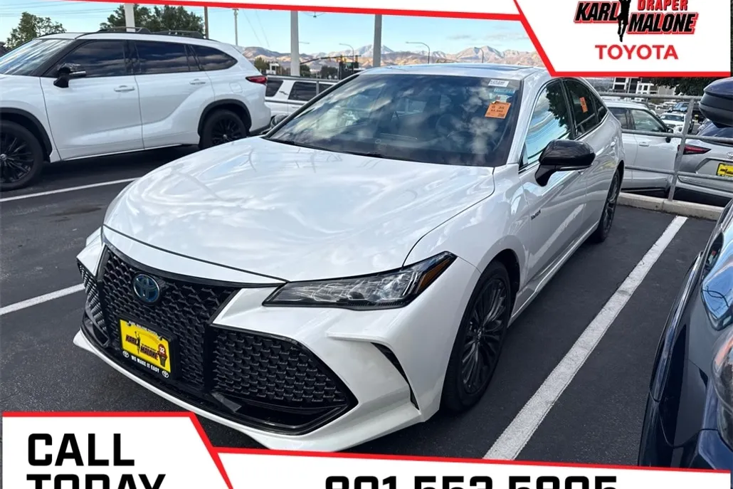 2019 Toyota Avalon Hybrid photo 1