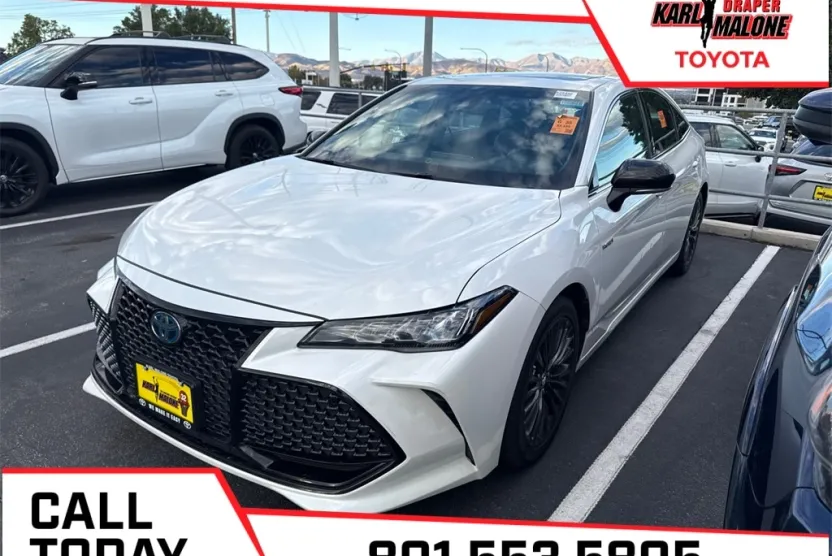 2019 Toyota Avalon Hybrid photo 1