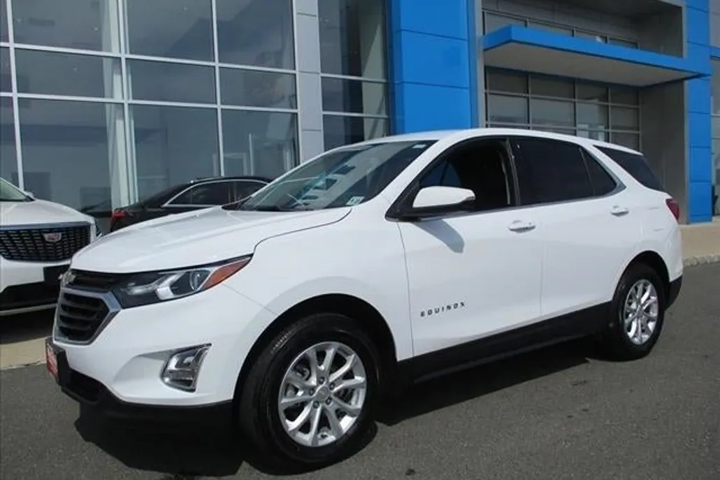 2024 Chevrolet Equinox LT photo 1