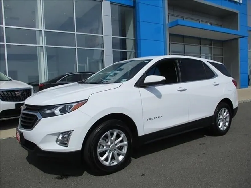 2024 Chevrolet Equinox LT photo 1