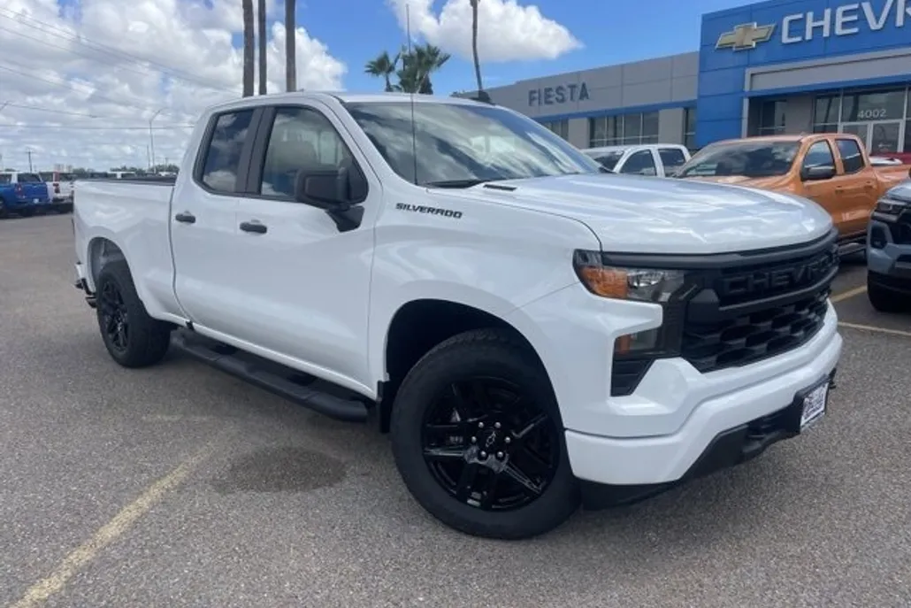 2026 Chevrolet Silverado 1500 Custom photo 1