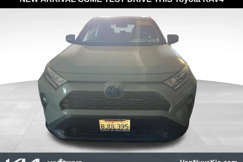 2019 Toyota RAV4 Hybrid XLE photo 1