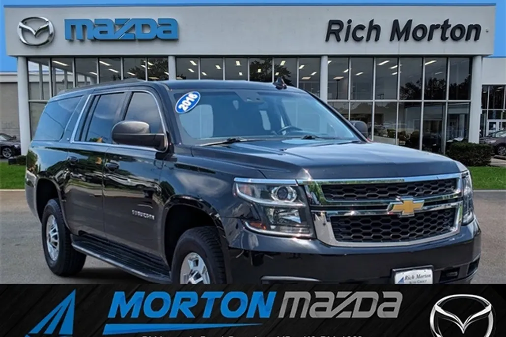 2016 Chevrolet Suburban LS photo 1