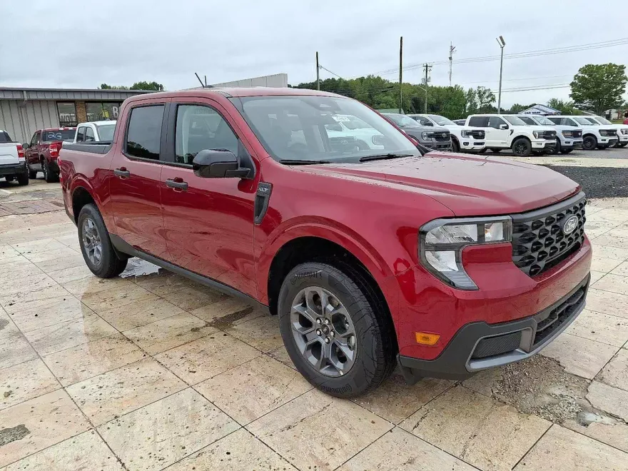 2025 Ford Maverick XLT photo 1