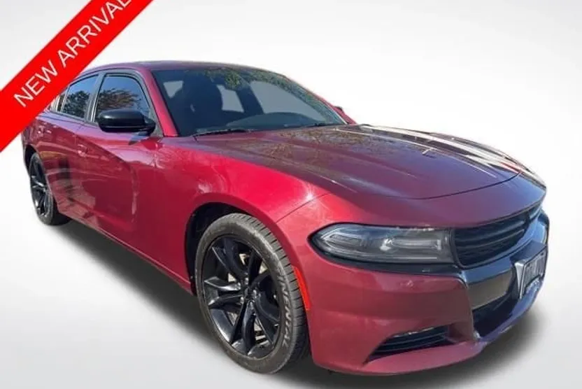 2017 Dodge Charger SXT photo 1