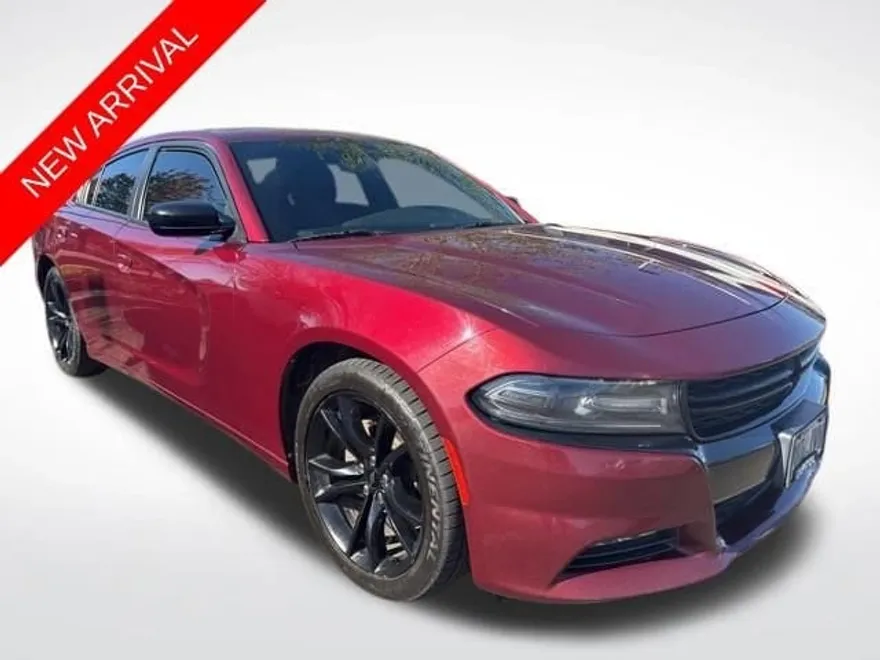 2017 Dodge Charger SXT photo 1
