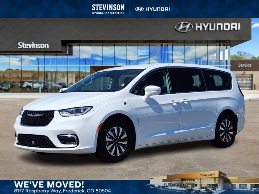 2022 Chrysler Pacifica Hybrid Touring L photo 1