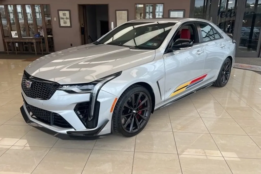 2024 Cadillac CT4 Blackwing photo 1