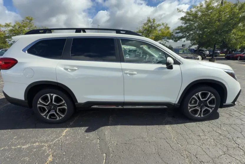 2023 Subaru Ascent Limited photo 1