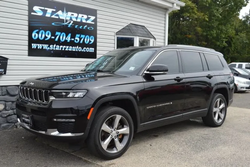 2022 Jeep Grand Cherokee Limited Sport photo 1