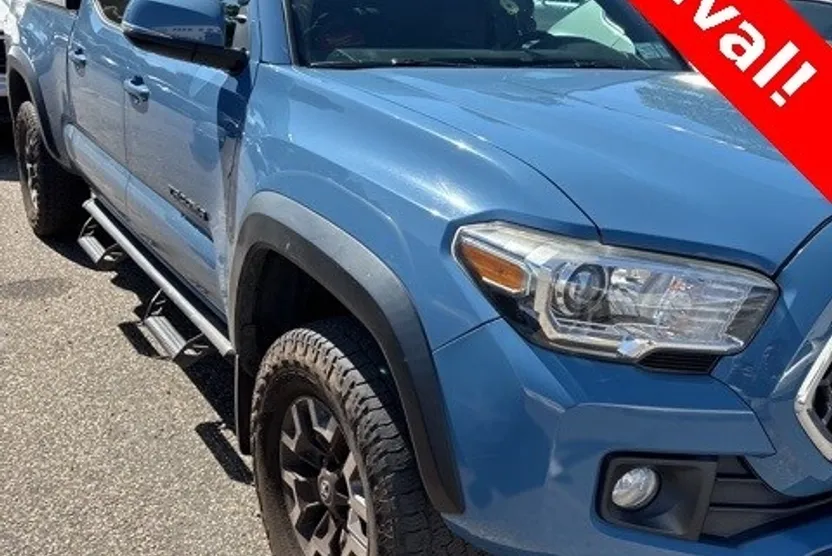 2019 Toyota Tacoma TRD Off-Road photo 1