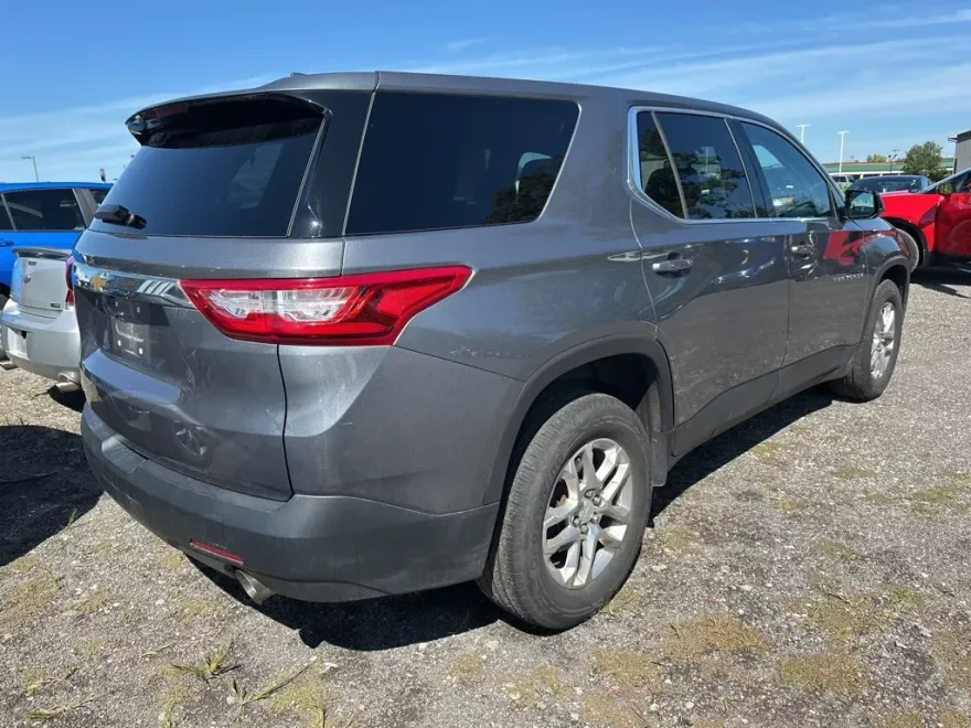 2019 Chevrolet Traverse LS photo 1