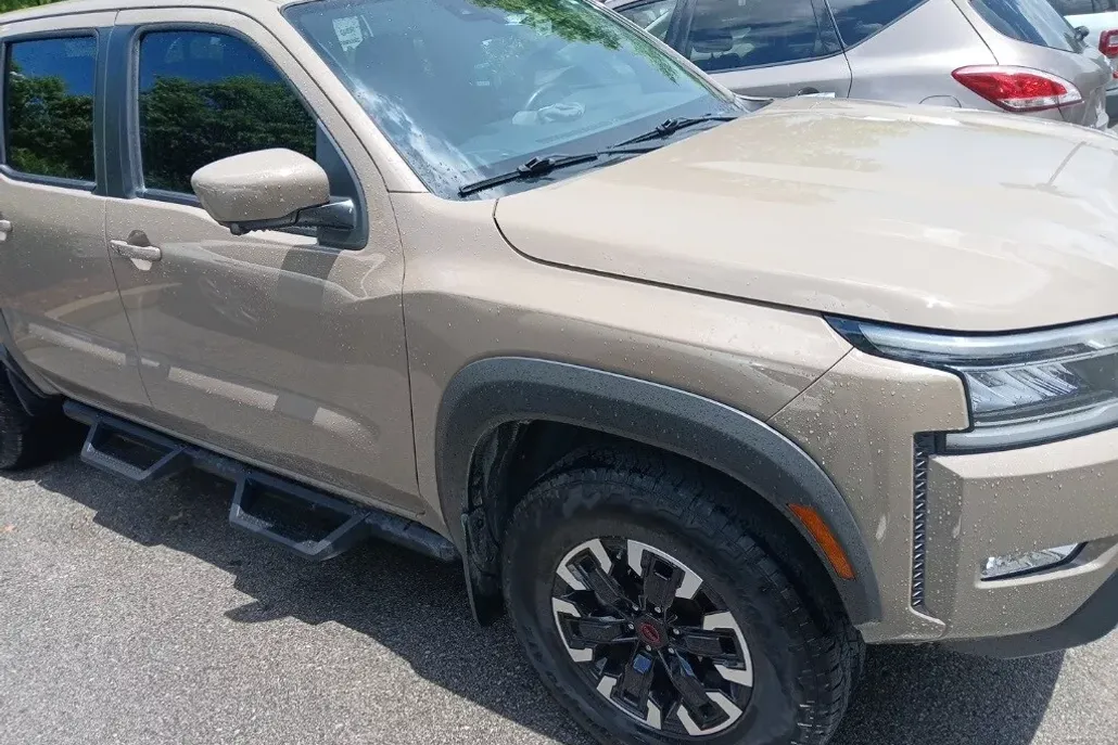 2023 Nissan Frontier PRO-4X photo 1
