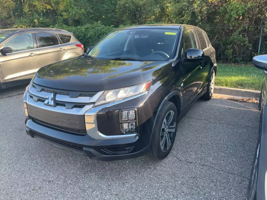 2024 Mitsubishi Outlander Sport ES photo 1