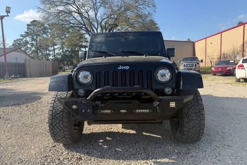 2017 Jeep Wrangler Unlimited Sahara photo 1