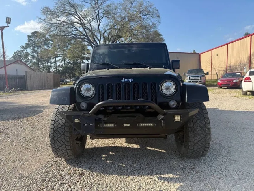2017 Jeep Wrangler Unlimited Sahara photo 1