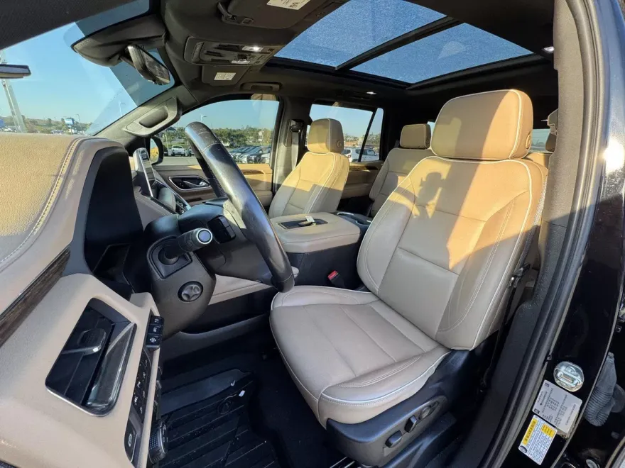 2021 Chevrolet Tahoe Premier photo 1