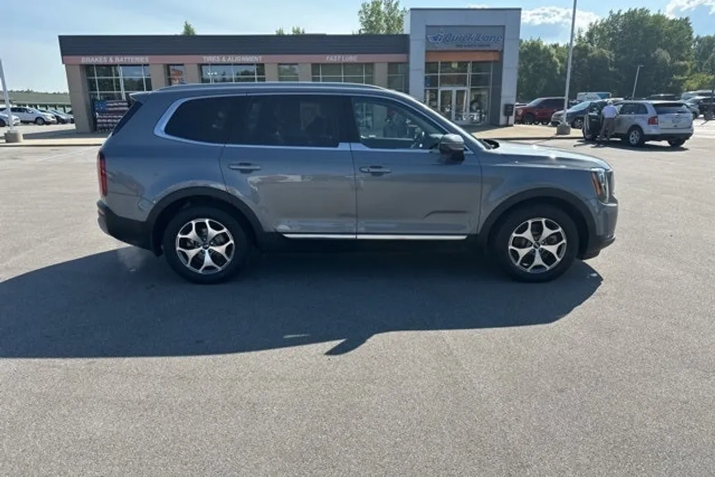 2020 Kia Telluride EX photo 1