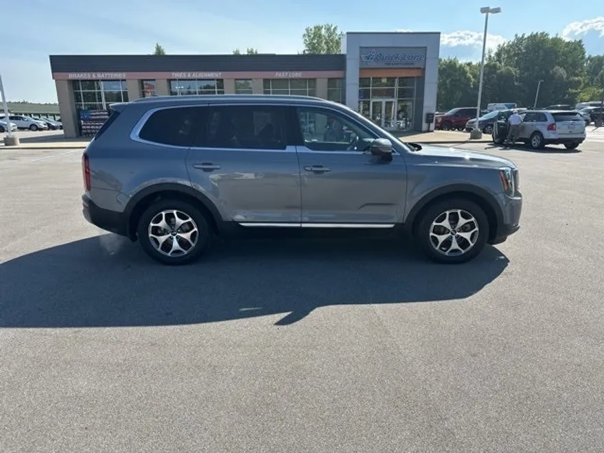 2020 Kia Telluride EX photo 1