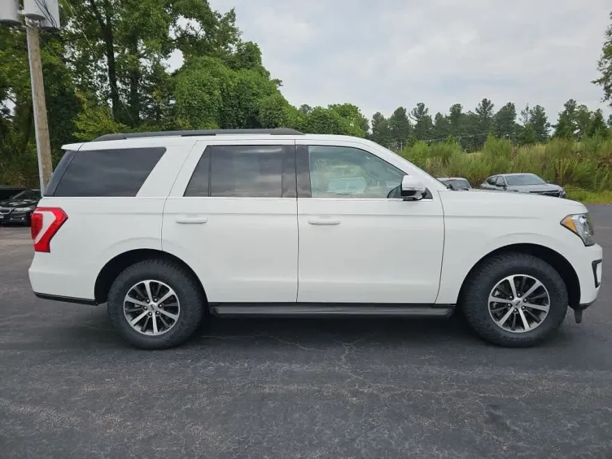2019 Ford Expedition XLT photo 1