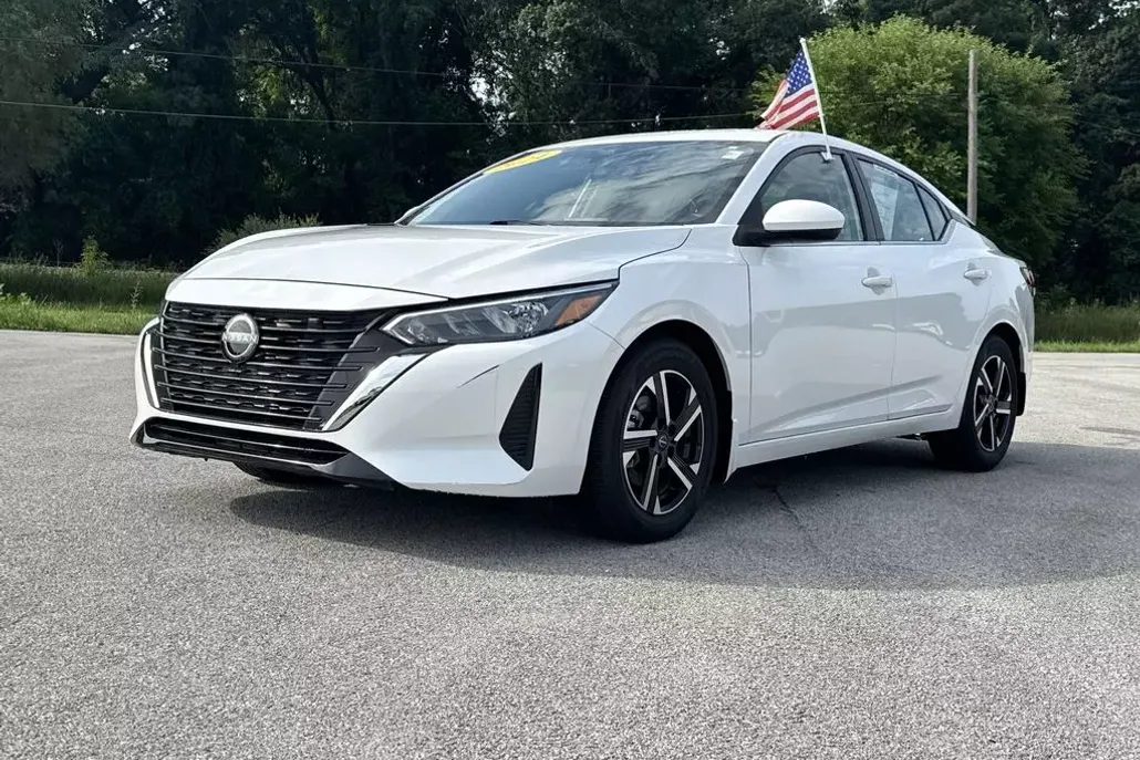 2024 Nissan Sentra SV photo 1
