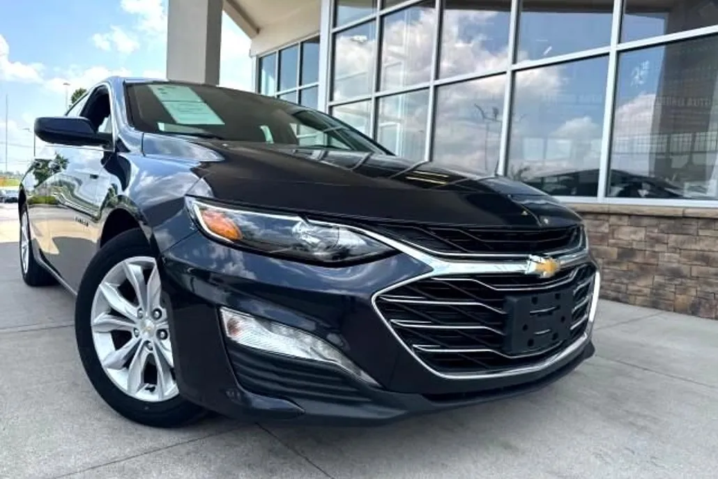 2023 Chevrolet Malibu 1LT photo 1
