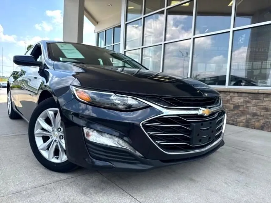 2023 Chevrolet Malibu 1LT photo 1