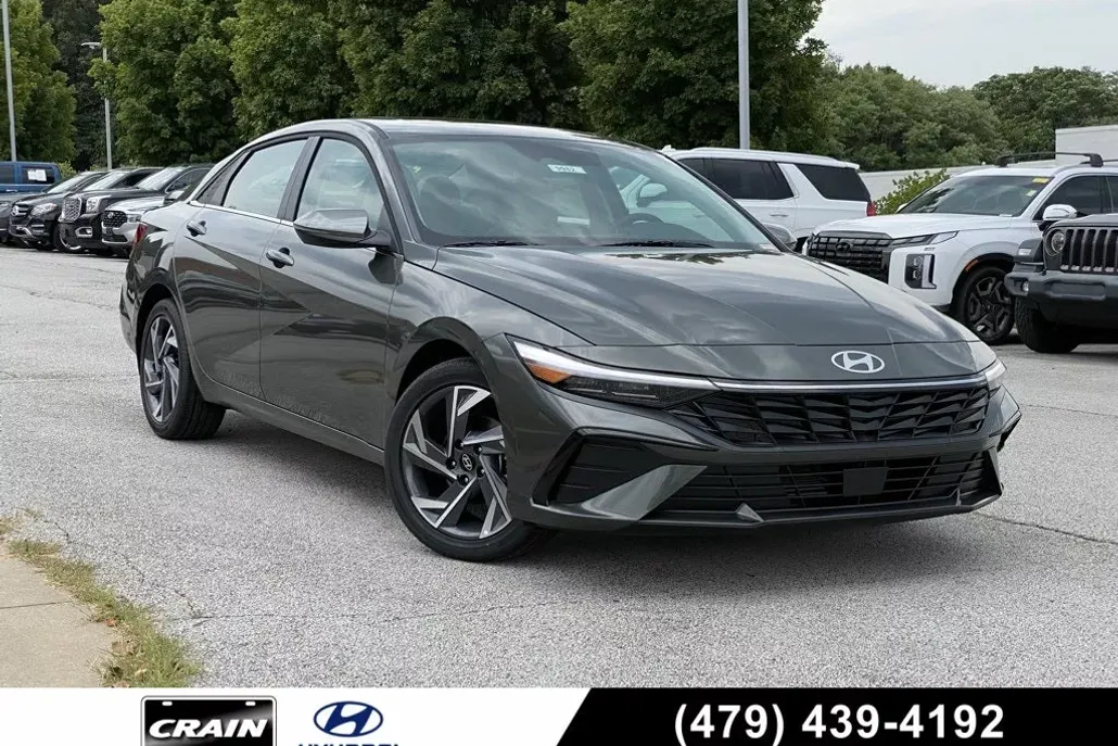 2025 Hyundai Elantra Limited photo 1