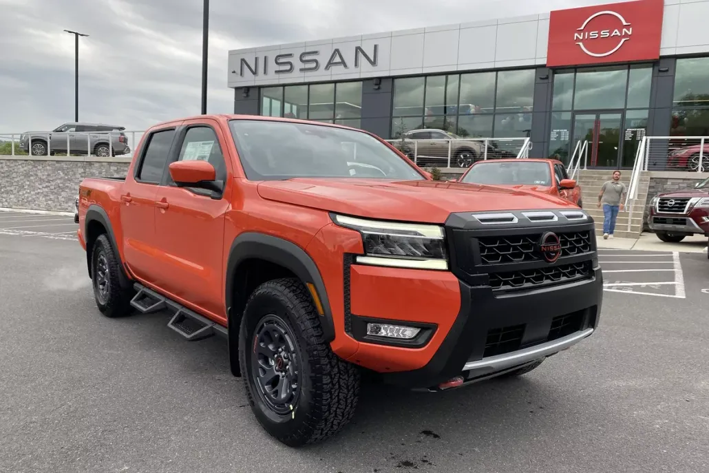 2025 Nissan Frontier PRO-4X photo 1